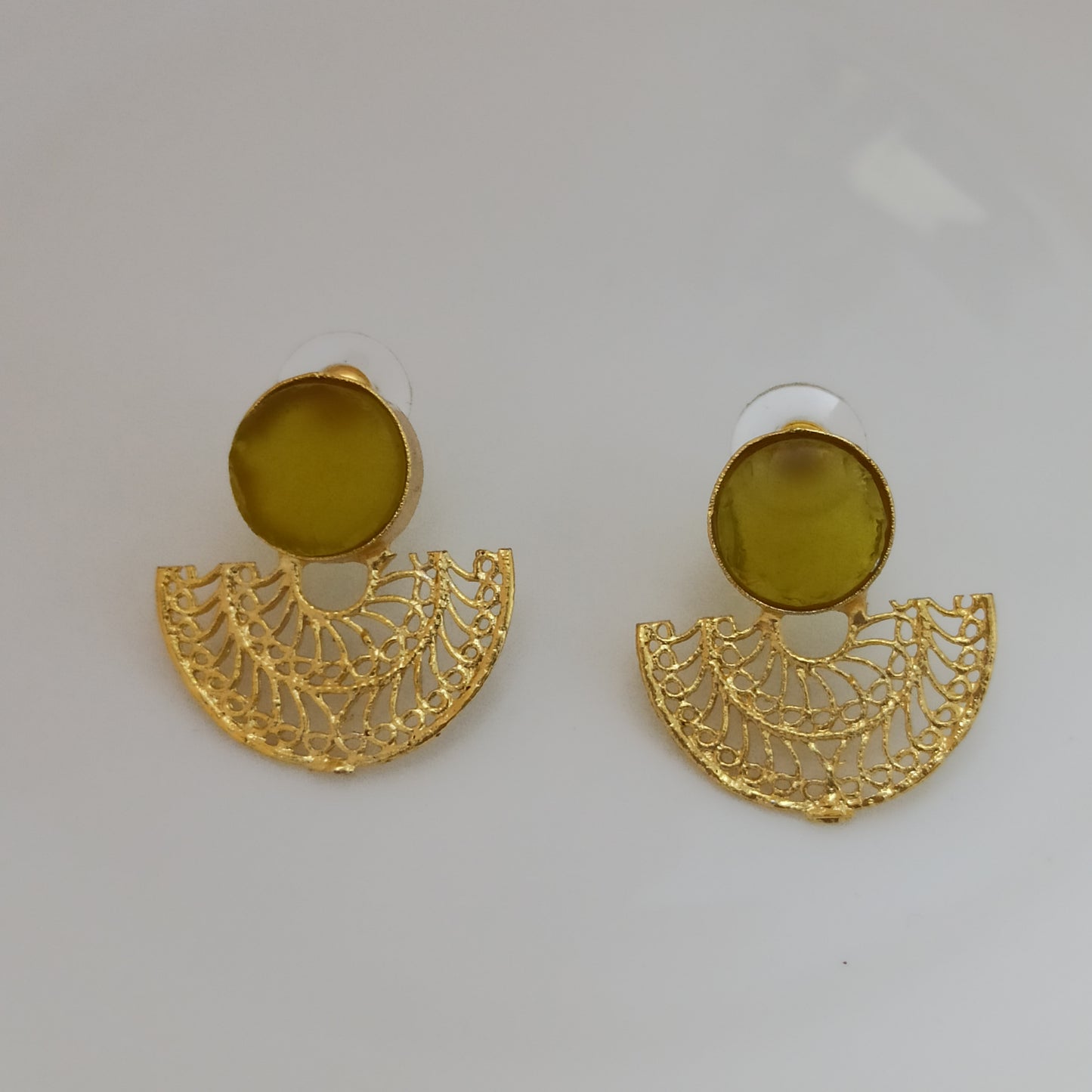 Velin-Handmade-Fan-Yellow