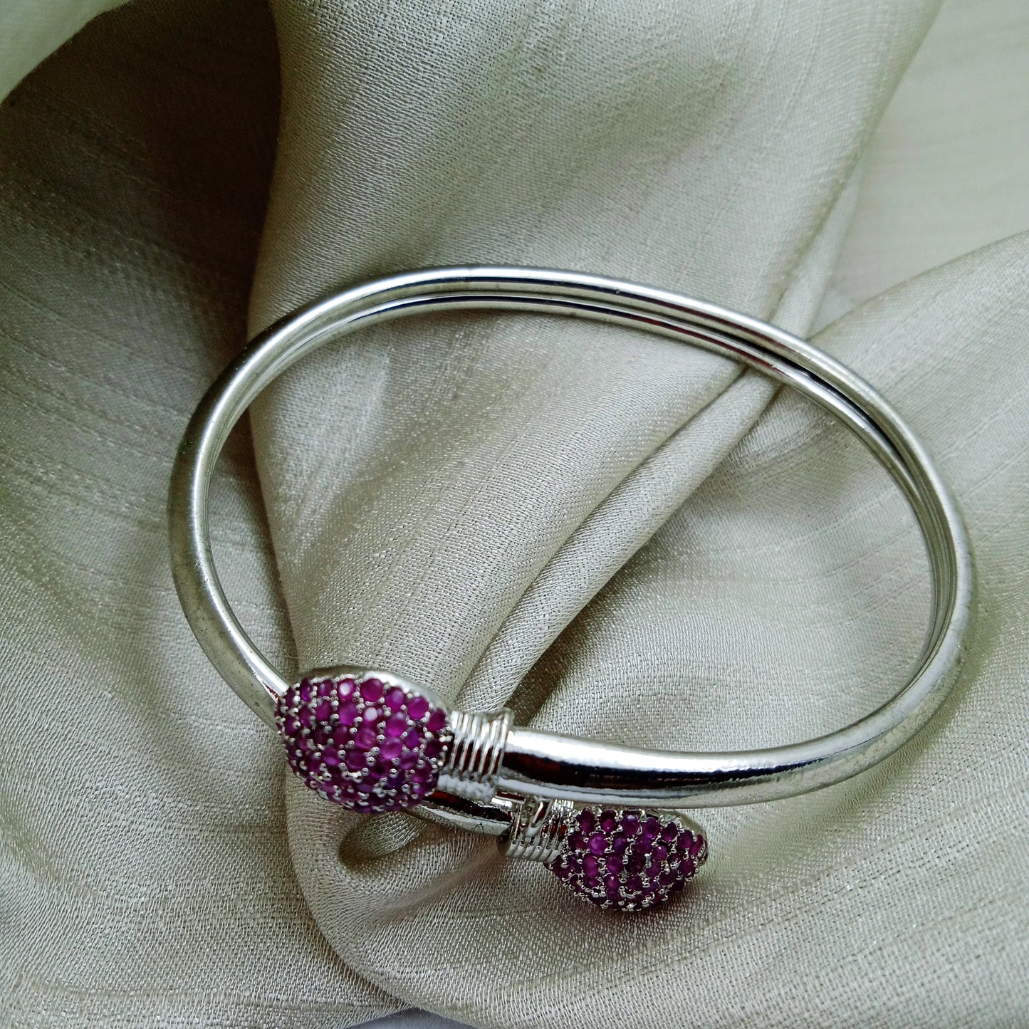 Bracelet-Aurora Petal Bracelet