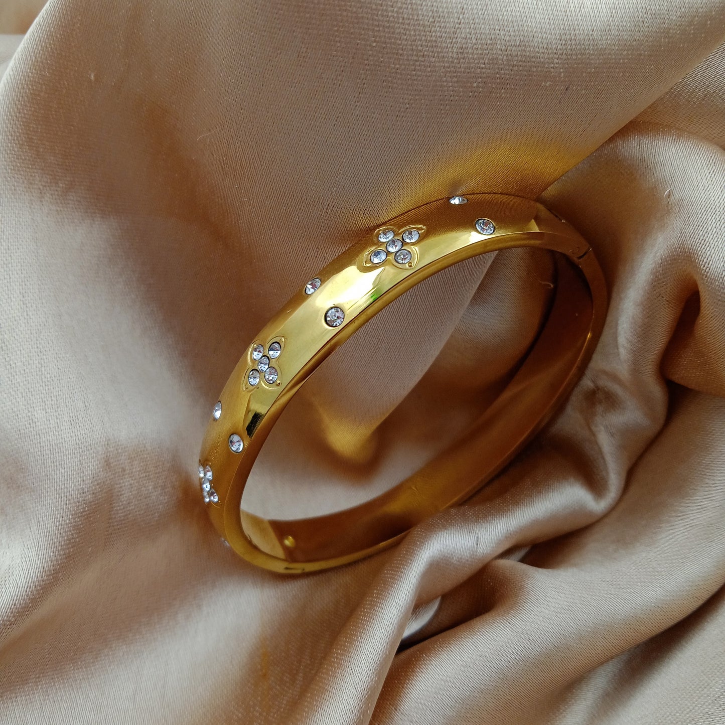 Bracelet-Blossom Spark Band - Size 2.2