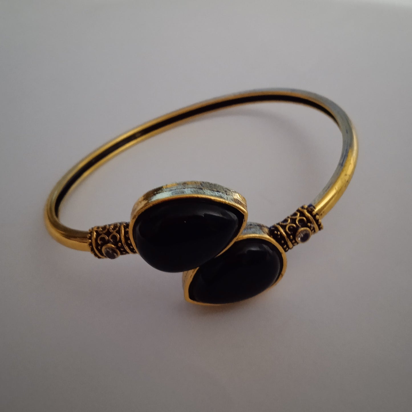 Emberstone Knot Bracelet