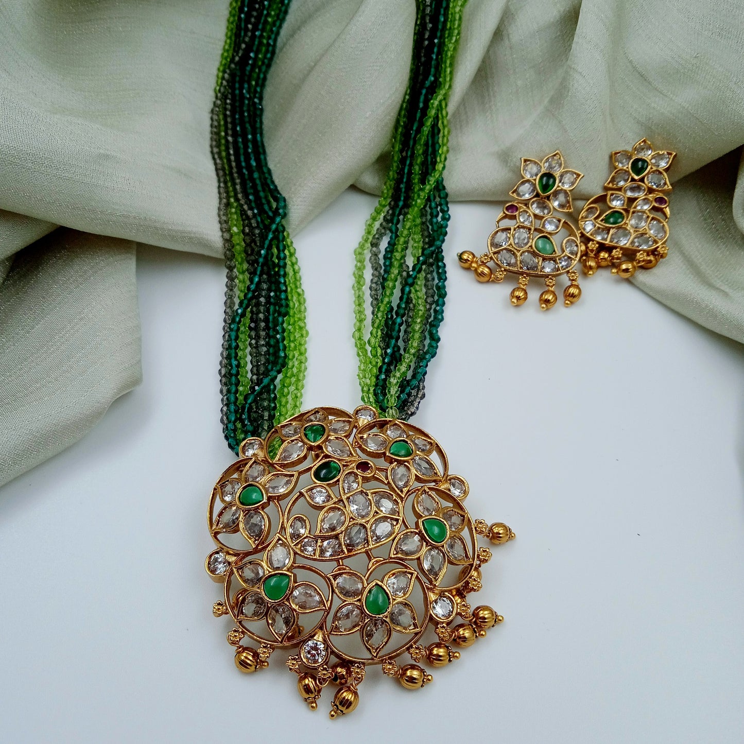 Delune-Green-Strings