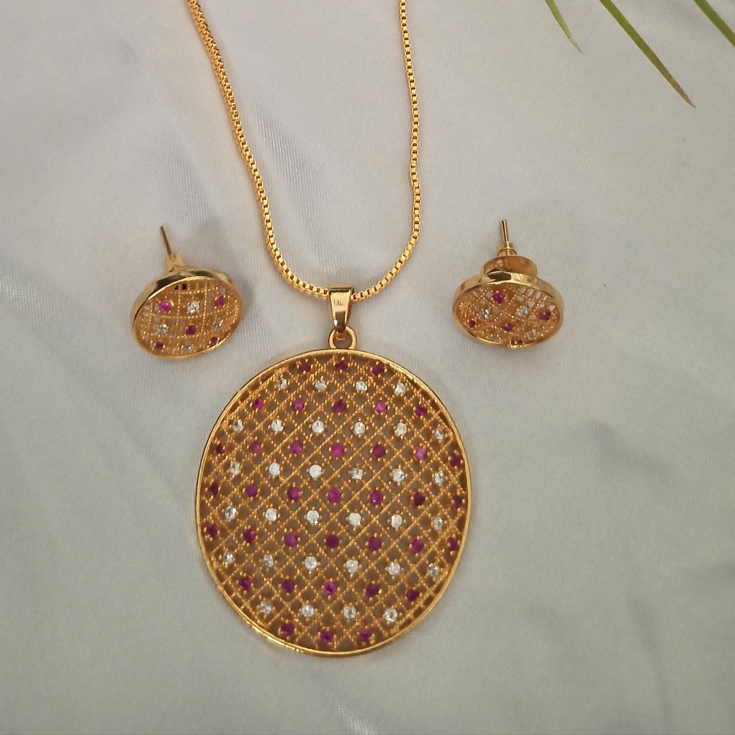 Eshana-Pendent Chain