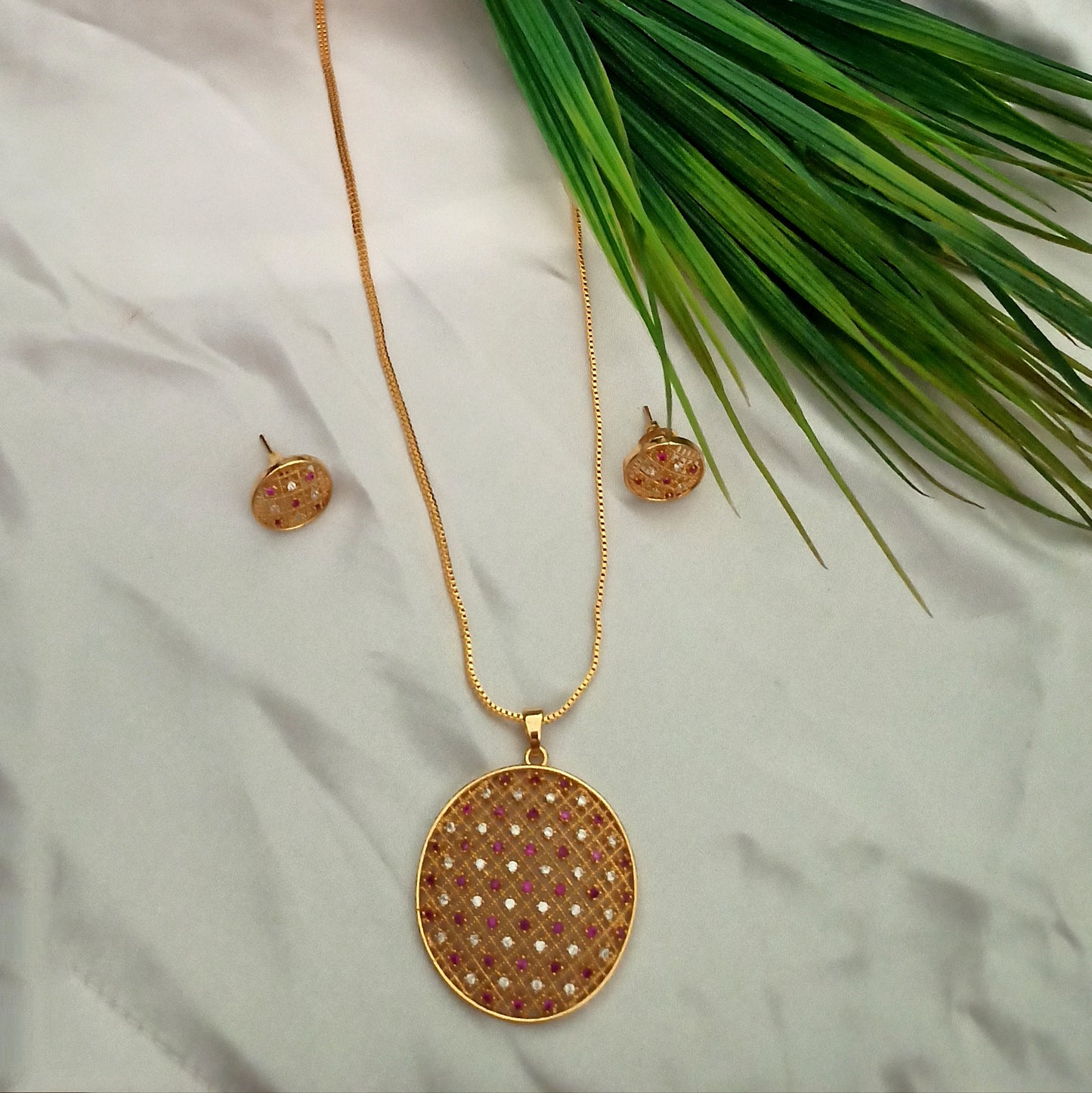 Eshana-Pendent Chain