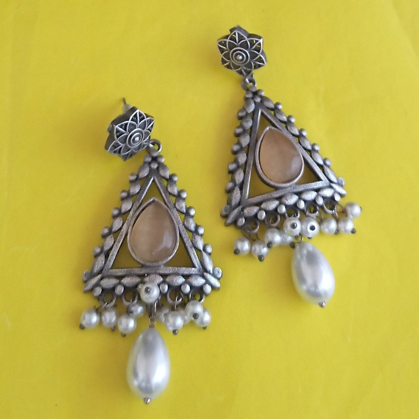 Ila-Yellow-GS Danglers