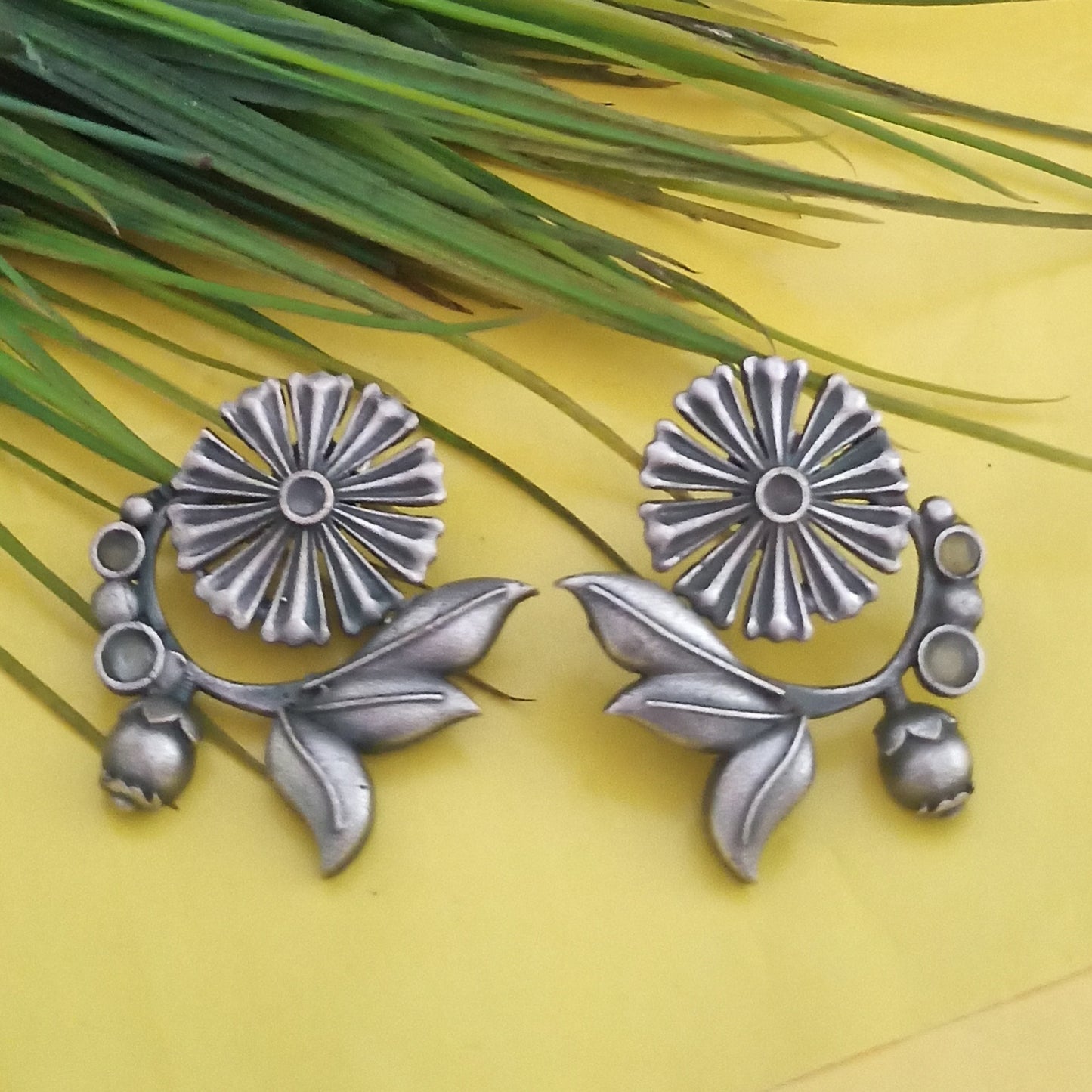 Ikshita-GS-white Studs