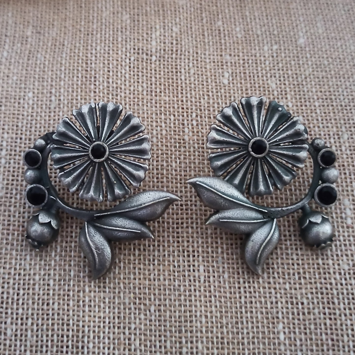 Ikshita-GS-black Studs