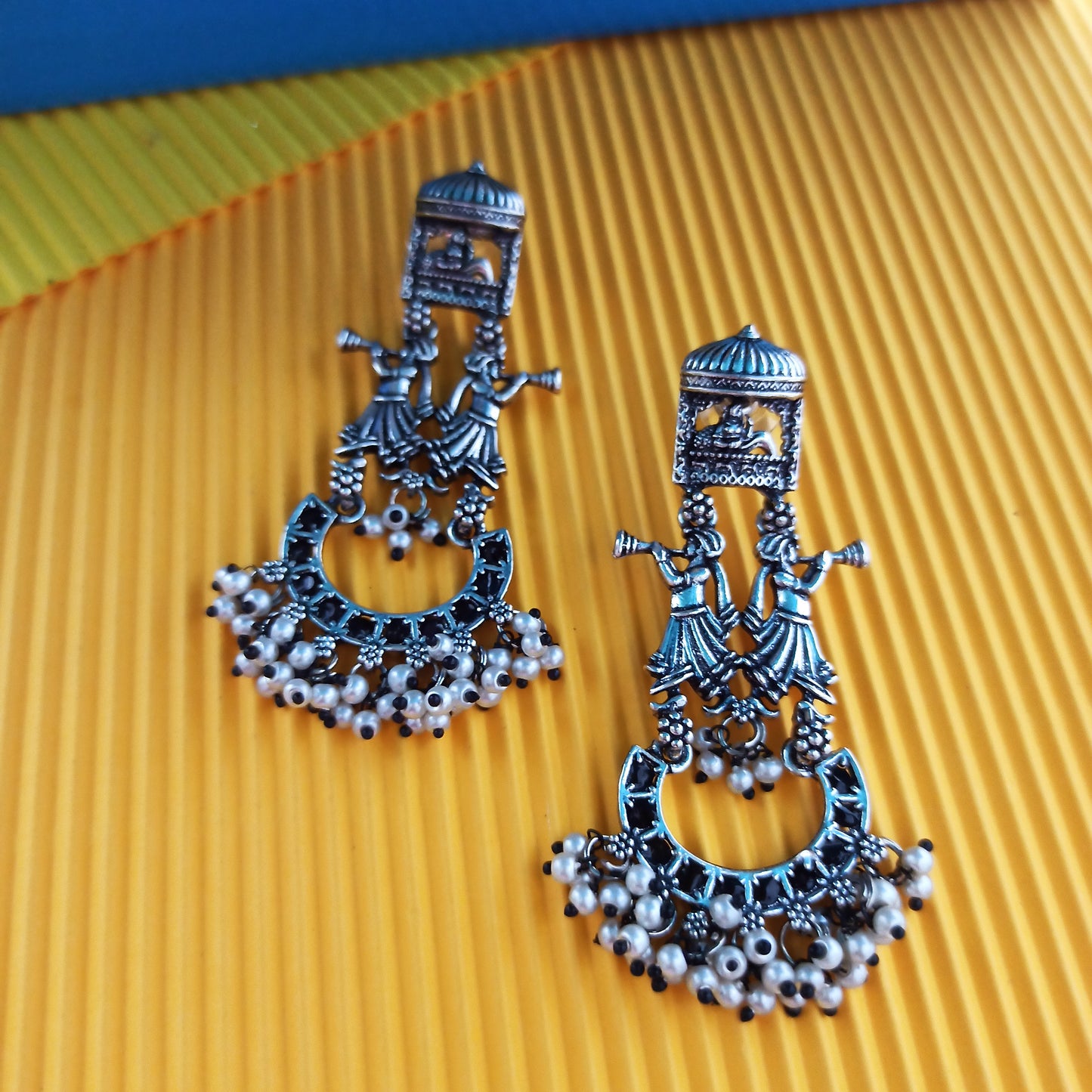 Nadira-Oxidised Danglers-White