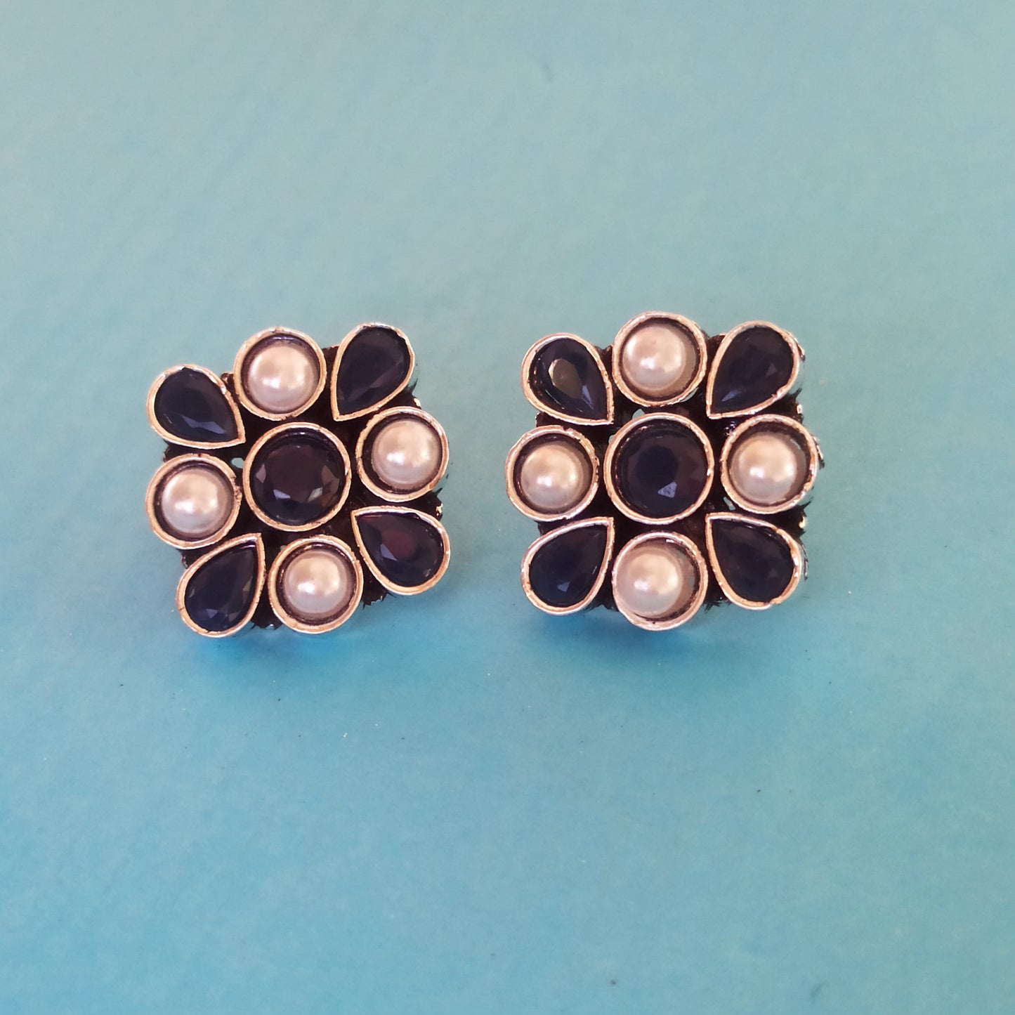 Nitara-Oxidised Studs-Blue White