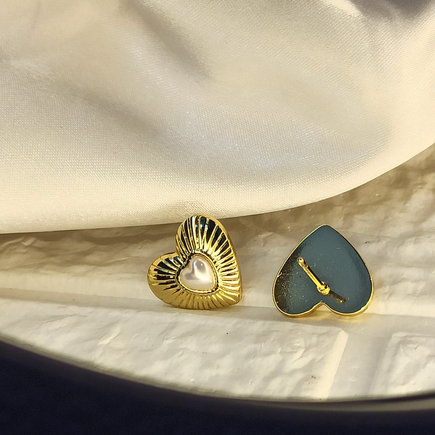 BlingPop- Anti Tarnish Heart Studs