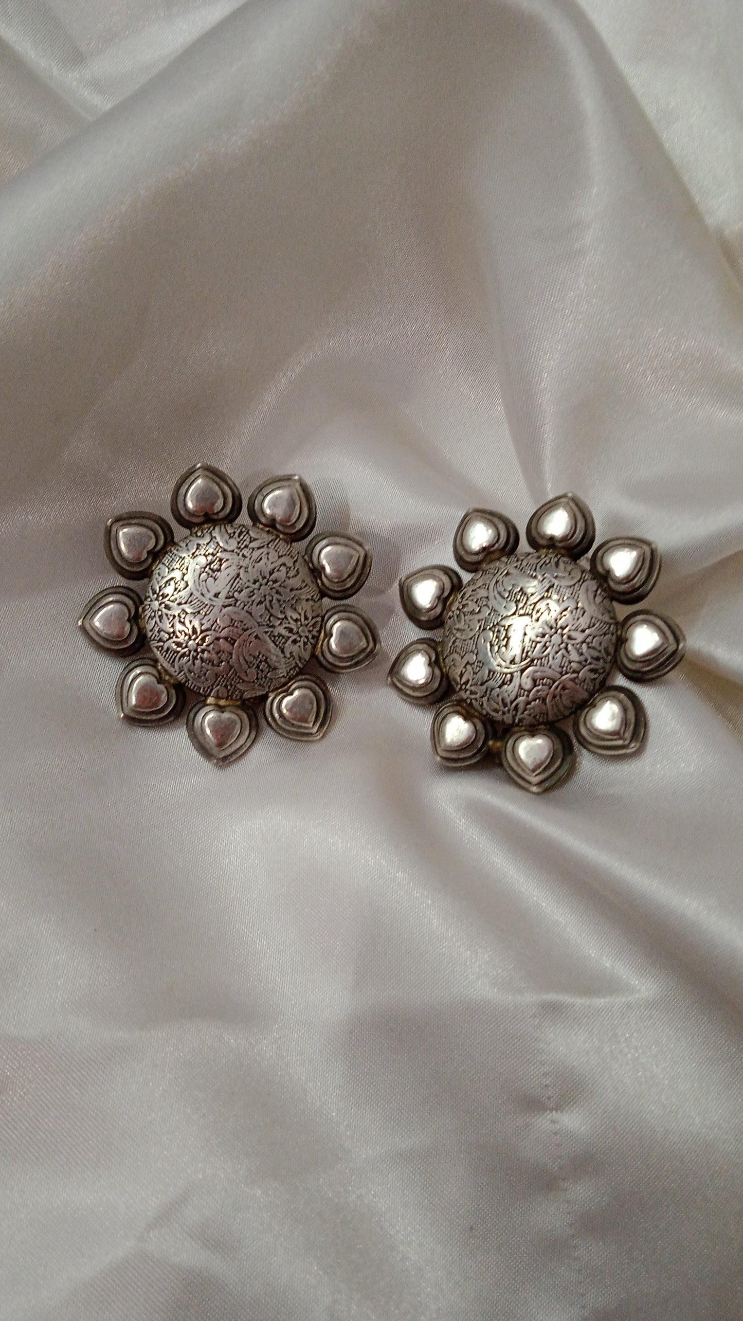 Aurise-Oxidised Studs-Sun