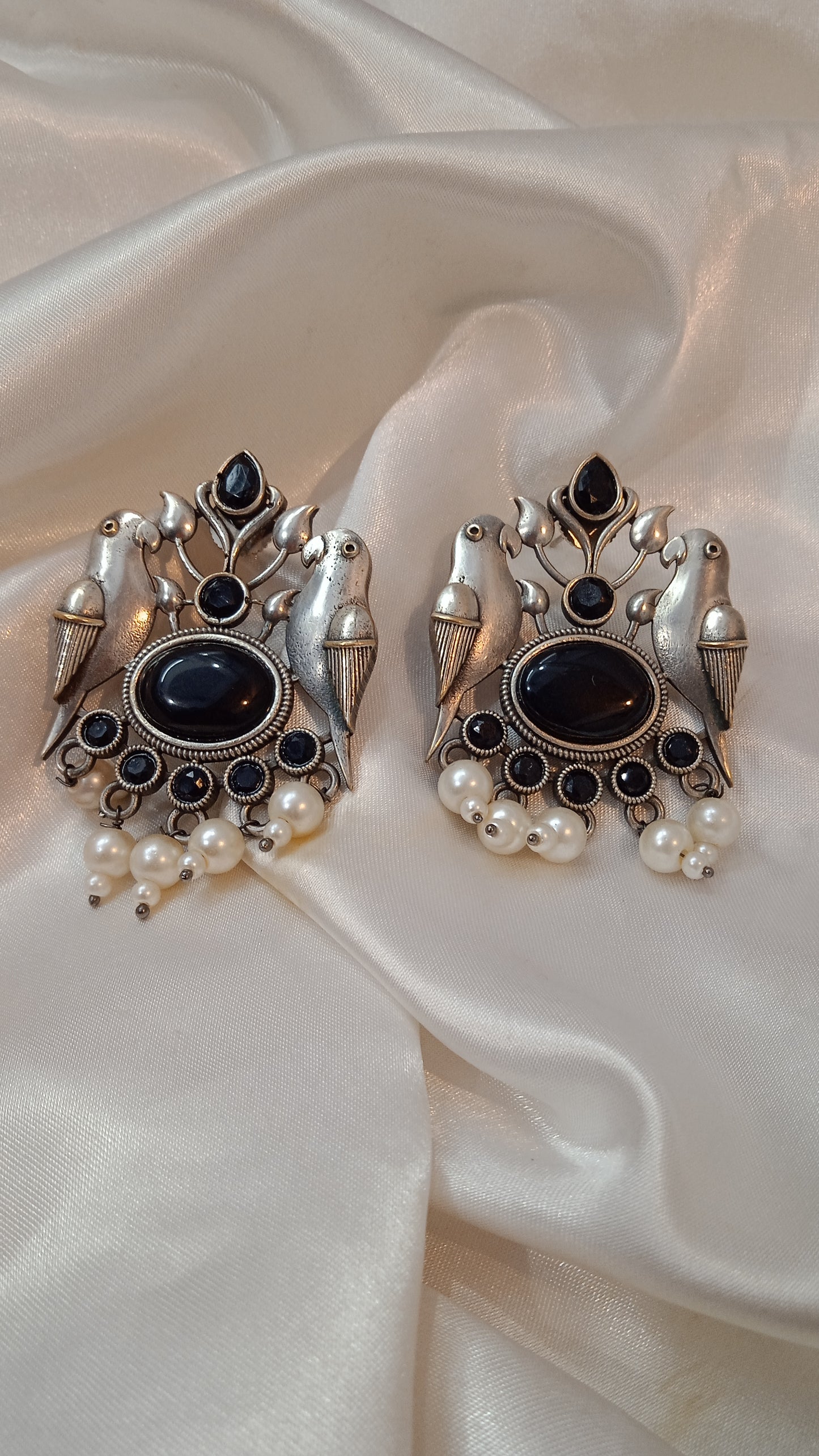 Oryne-Oxidised Studs-Bird Black