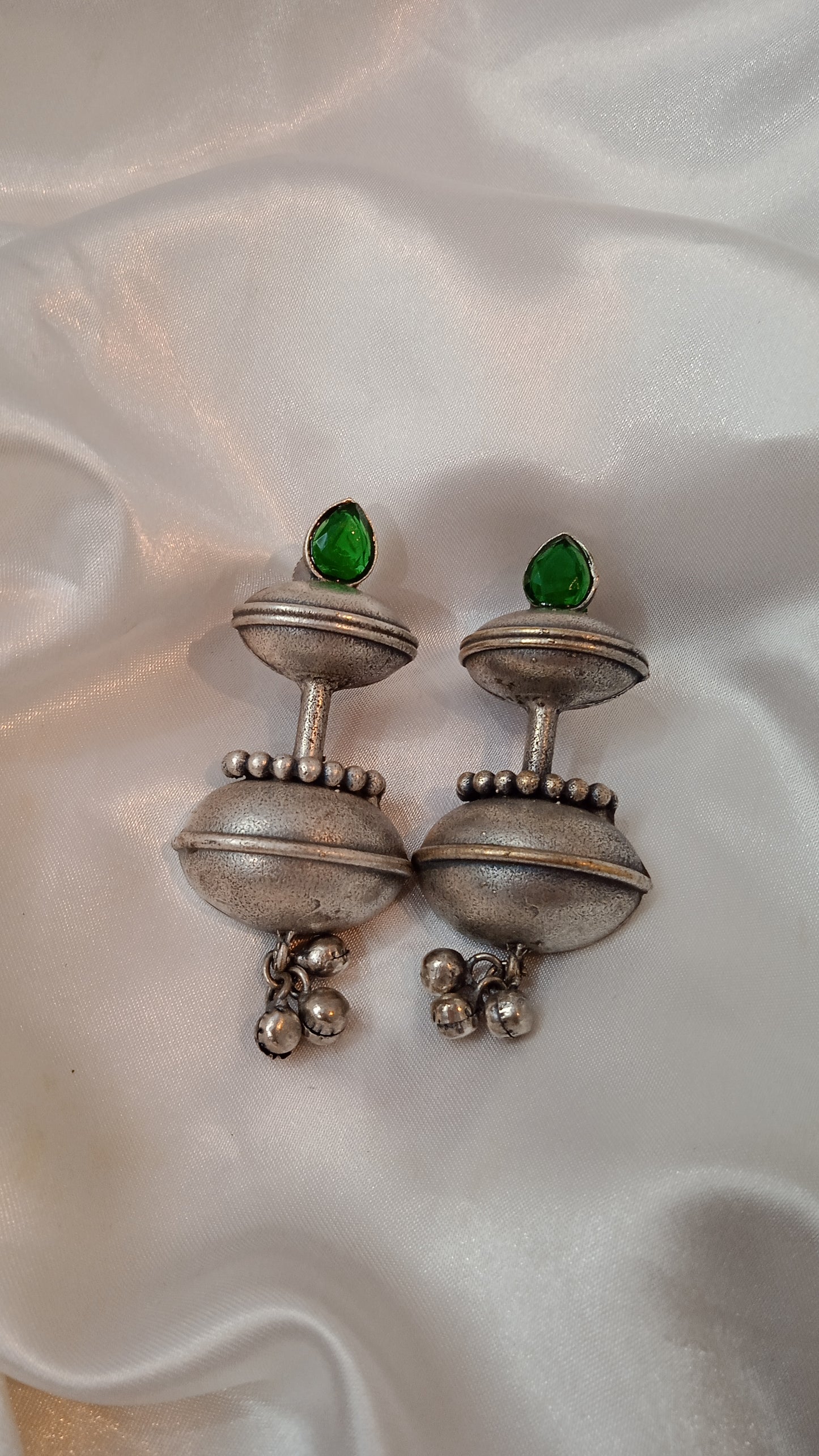 Fiora-Oxidised Studs-Drums