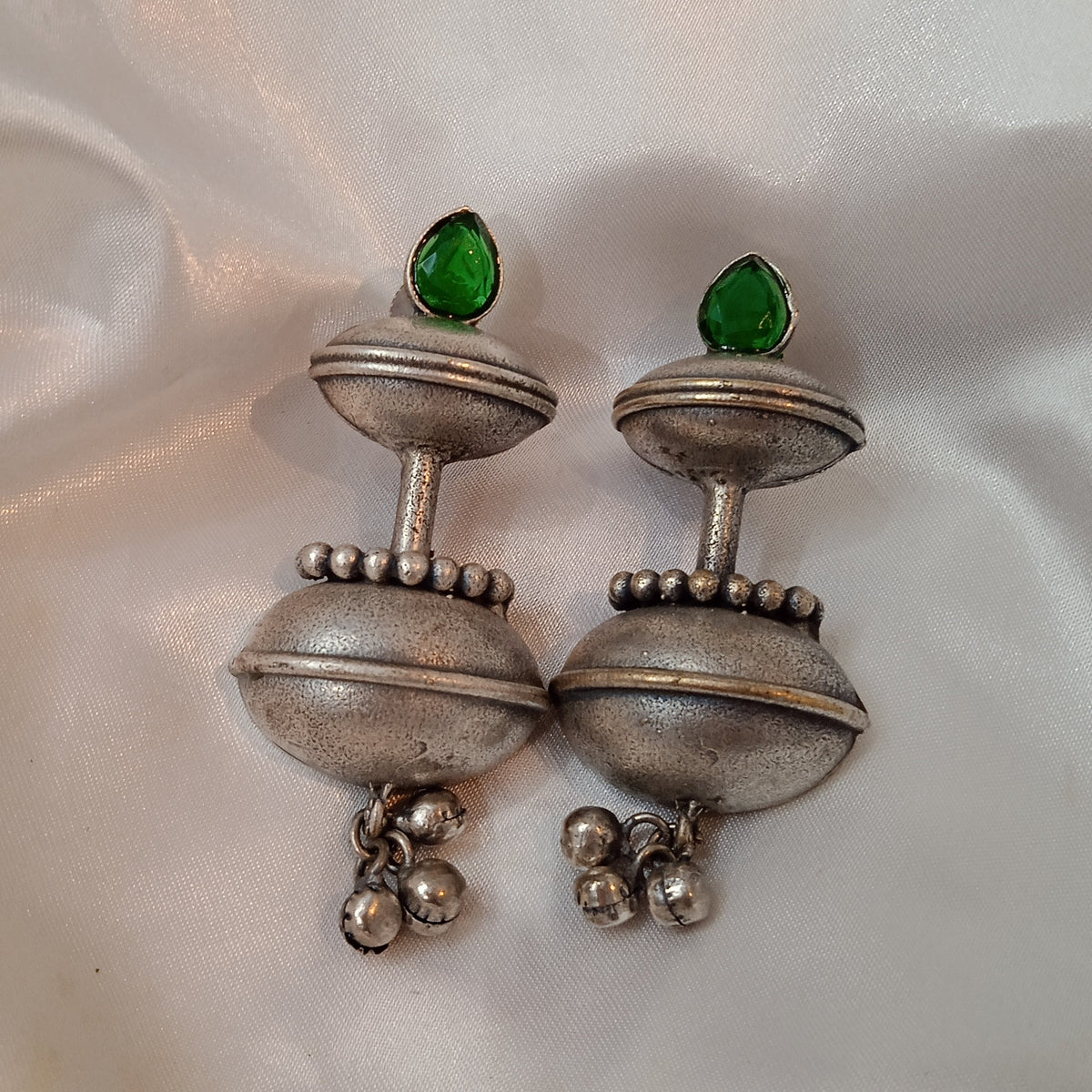 Fiora-Oxidised Studs-Drums