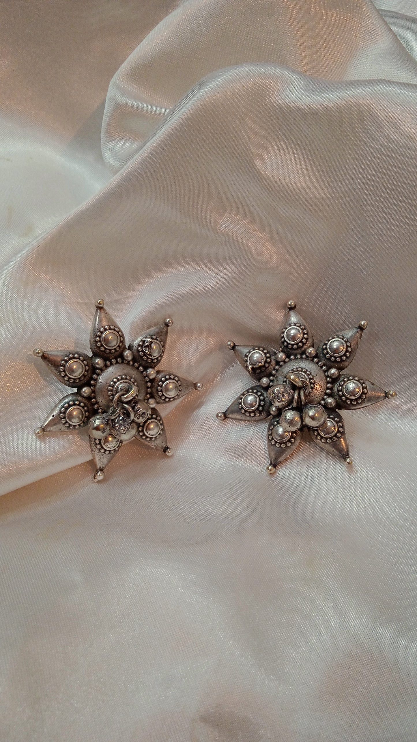 Aelira-Oxidised Studs-Star