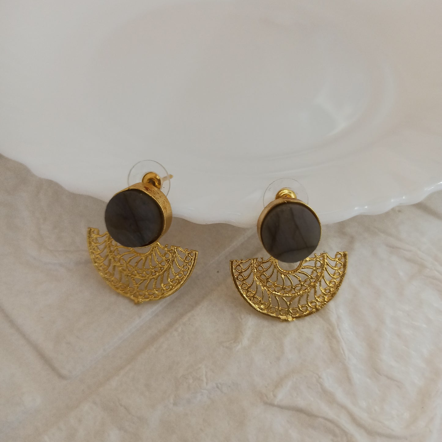 Velin-Dark Grey-Studs