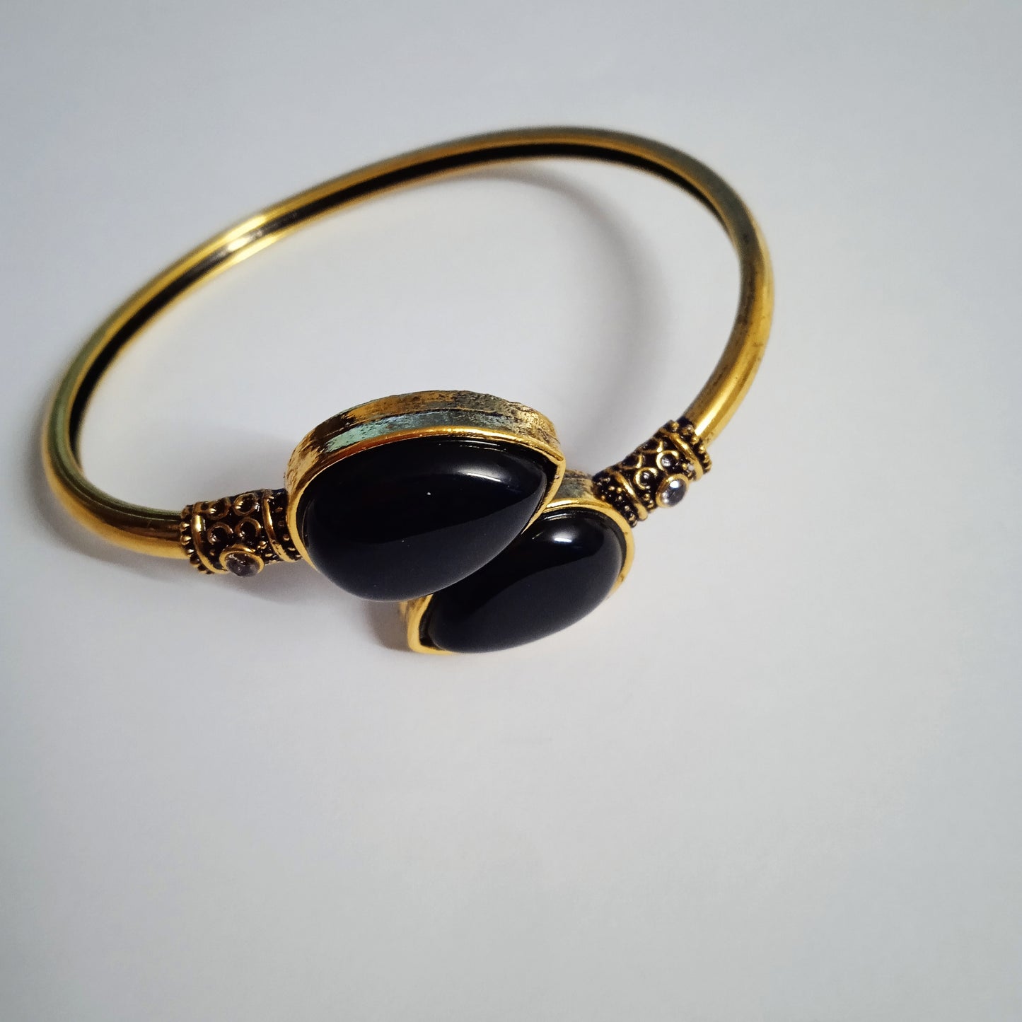 Emberstone Knot Bracelet