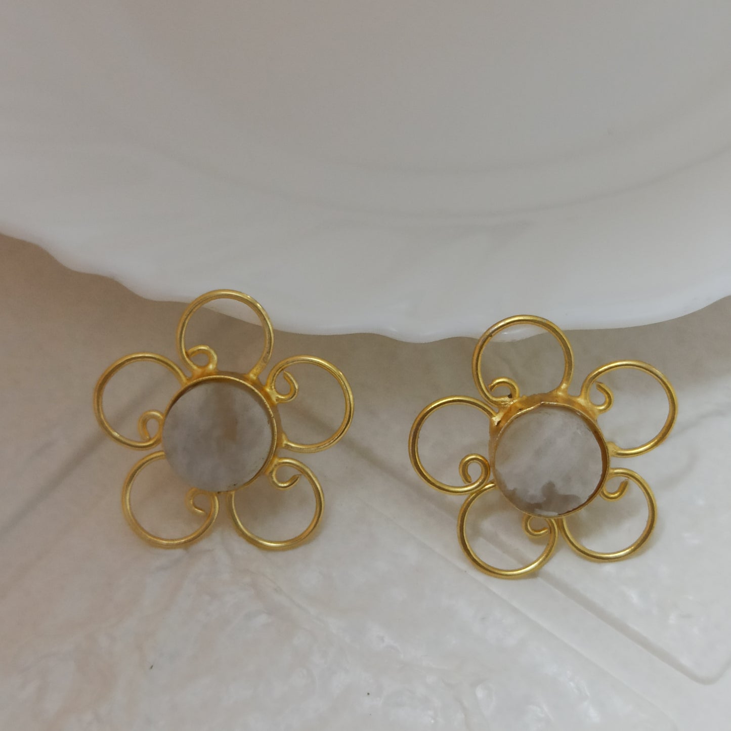 Miren-Handmade-Flower-White