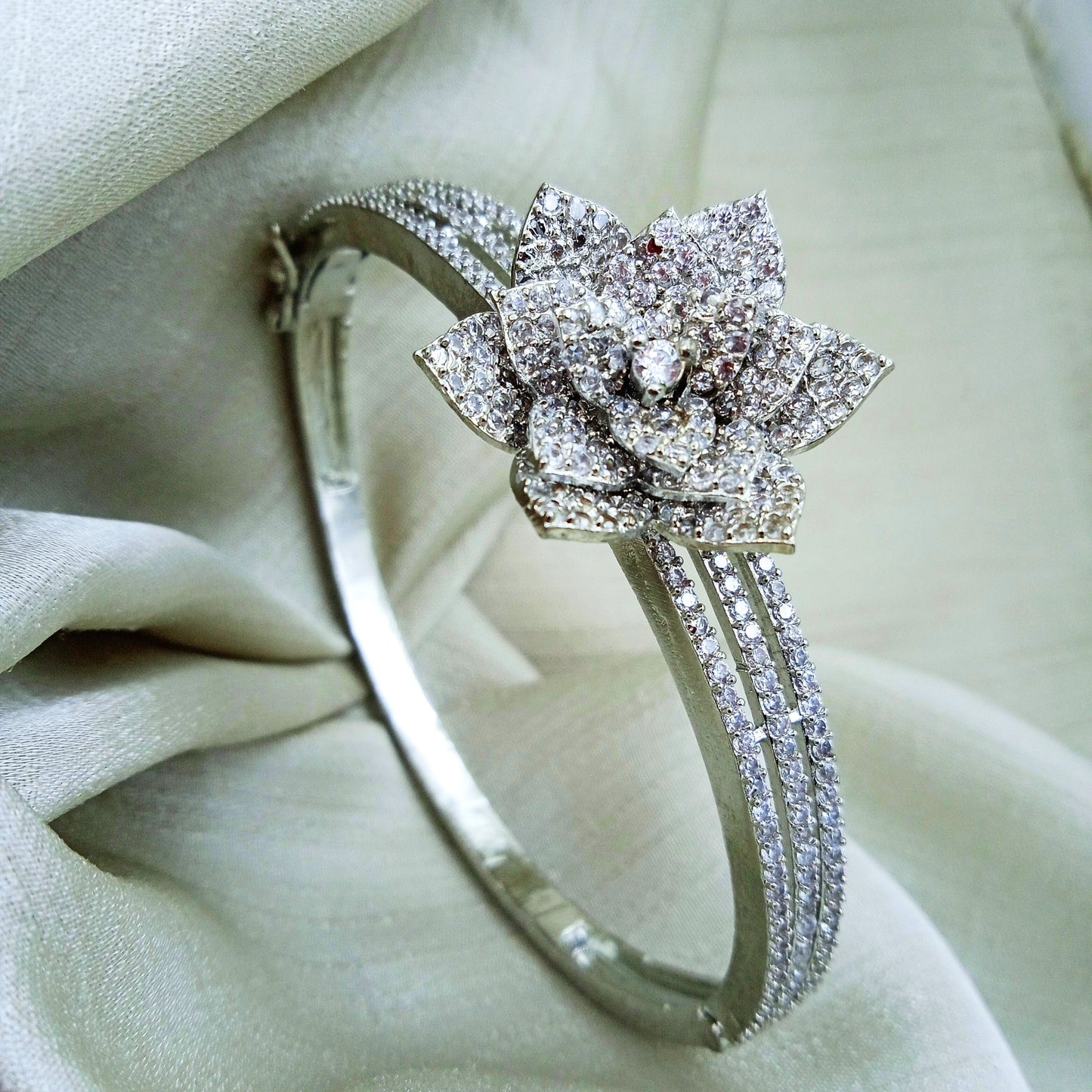 Bracelet-Silvercrest Halo