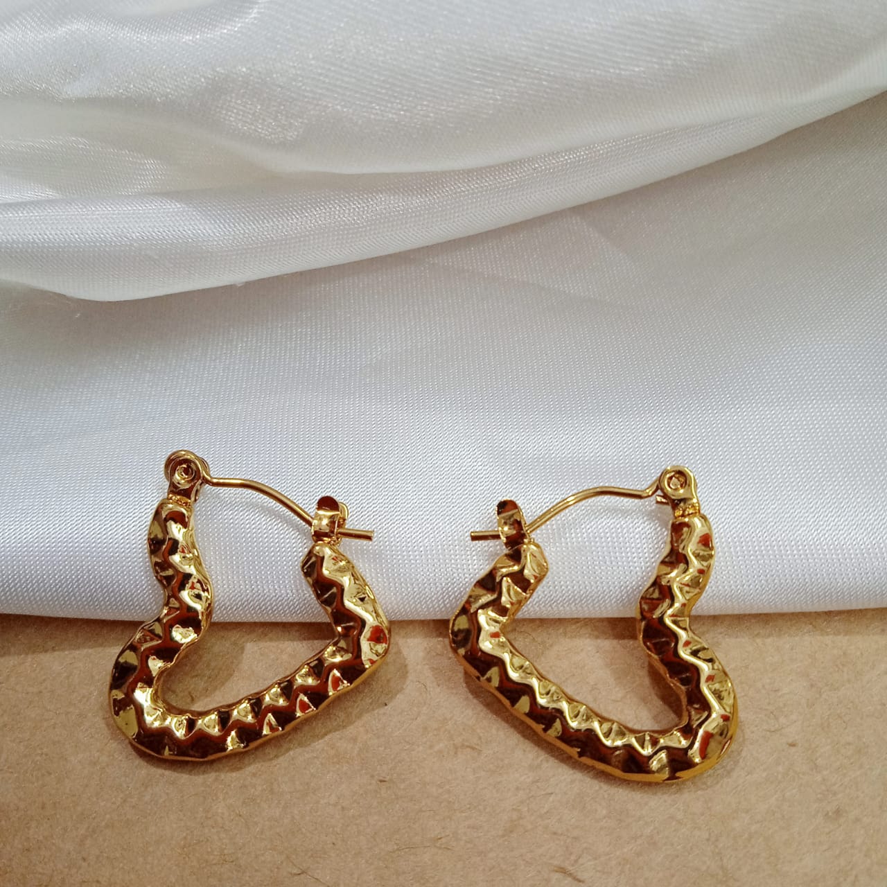 D’Luxe - Anti Tarnish Heart Hoops