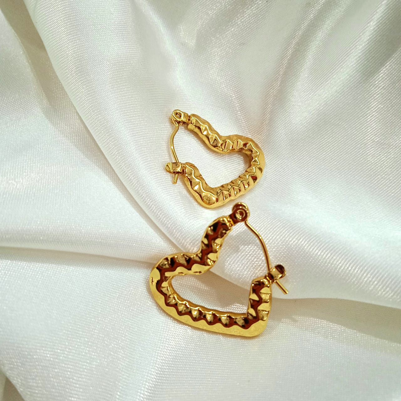 D’Luxe - Anti Tarnish Heart Hoops