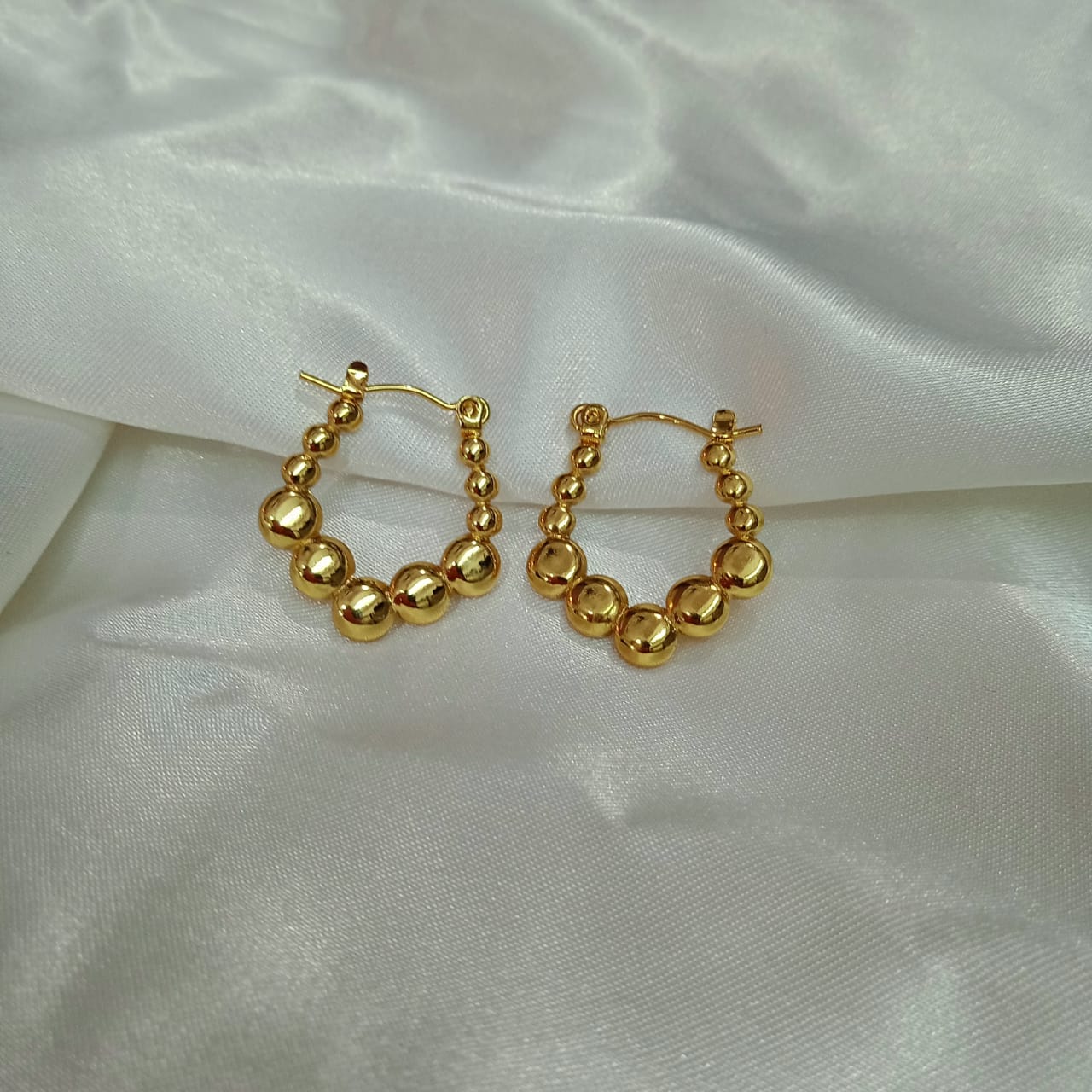 Evara- Anti Tarnish Bubble Hoops