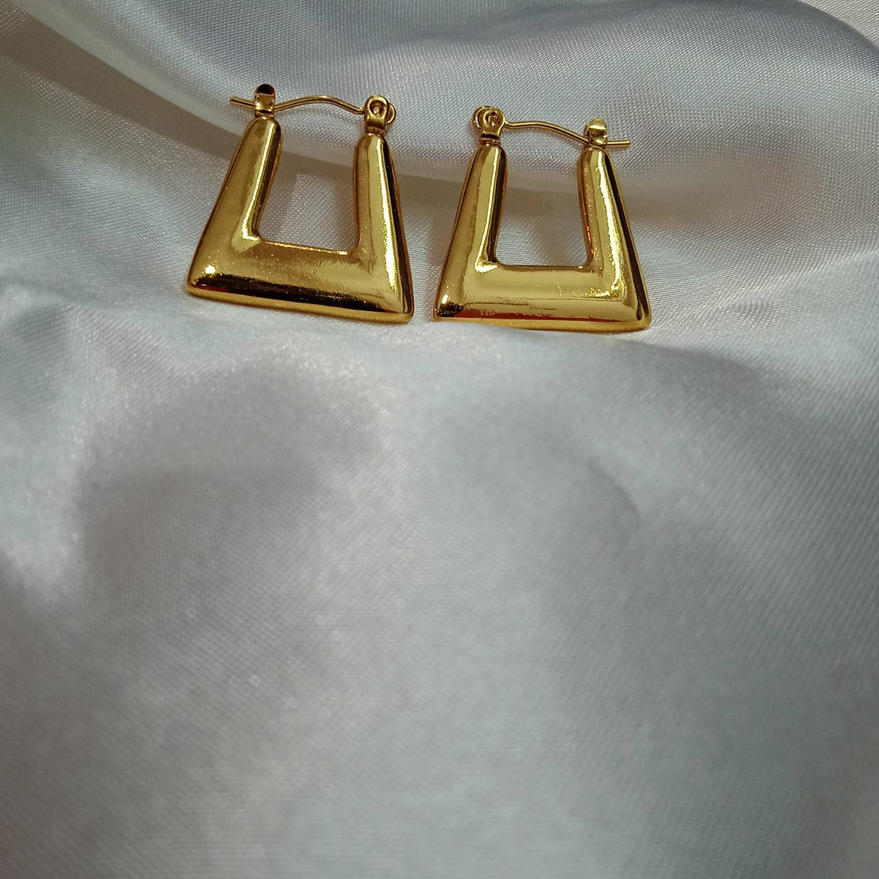 T-Luxe  - Anti Tarnish Solid Hoops