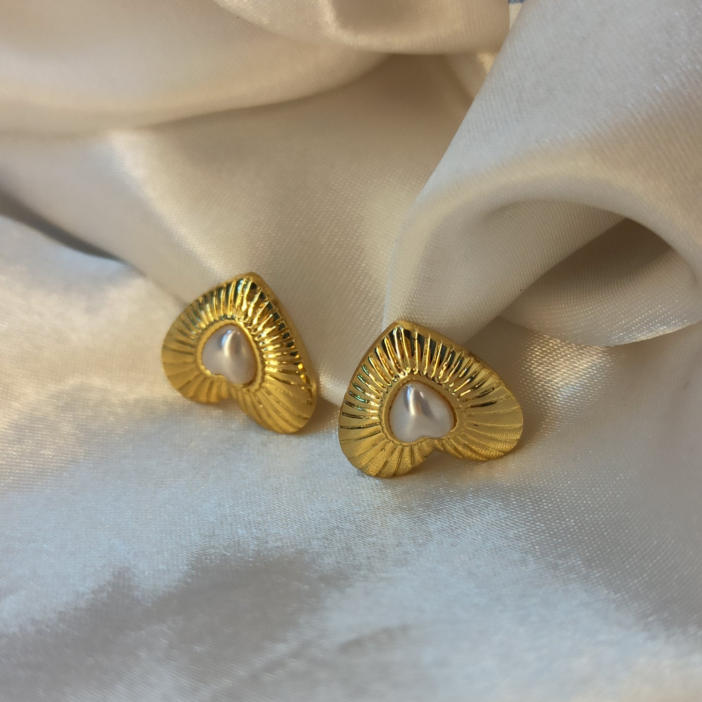 BlingPop- Anti Tarnish Heart Studs