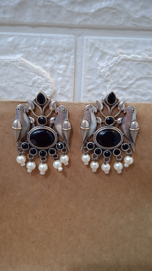 Oryne-Oxidised Studs-Bird Black