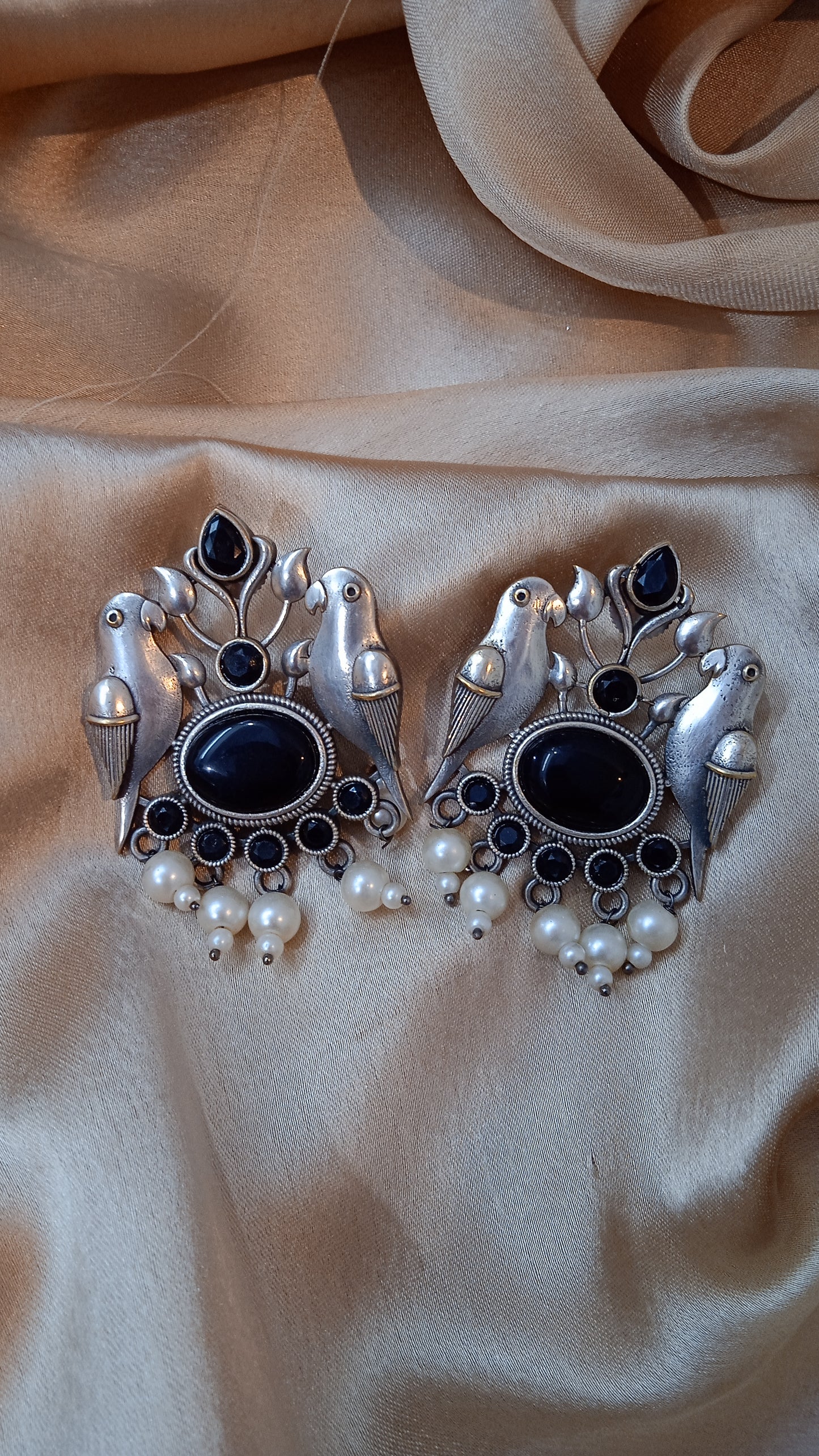 Oryne-Oxidised Studs-Bird Black