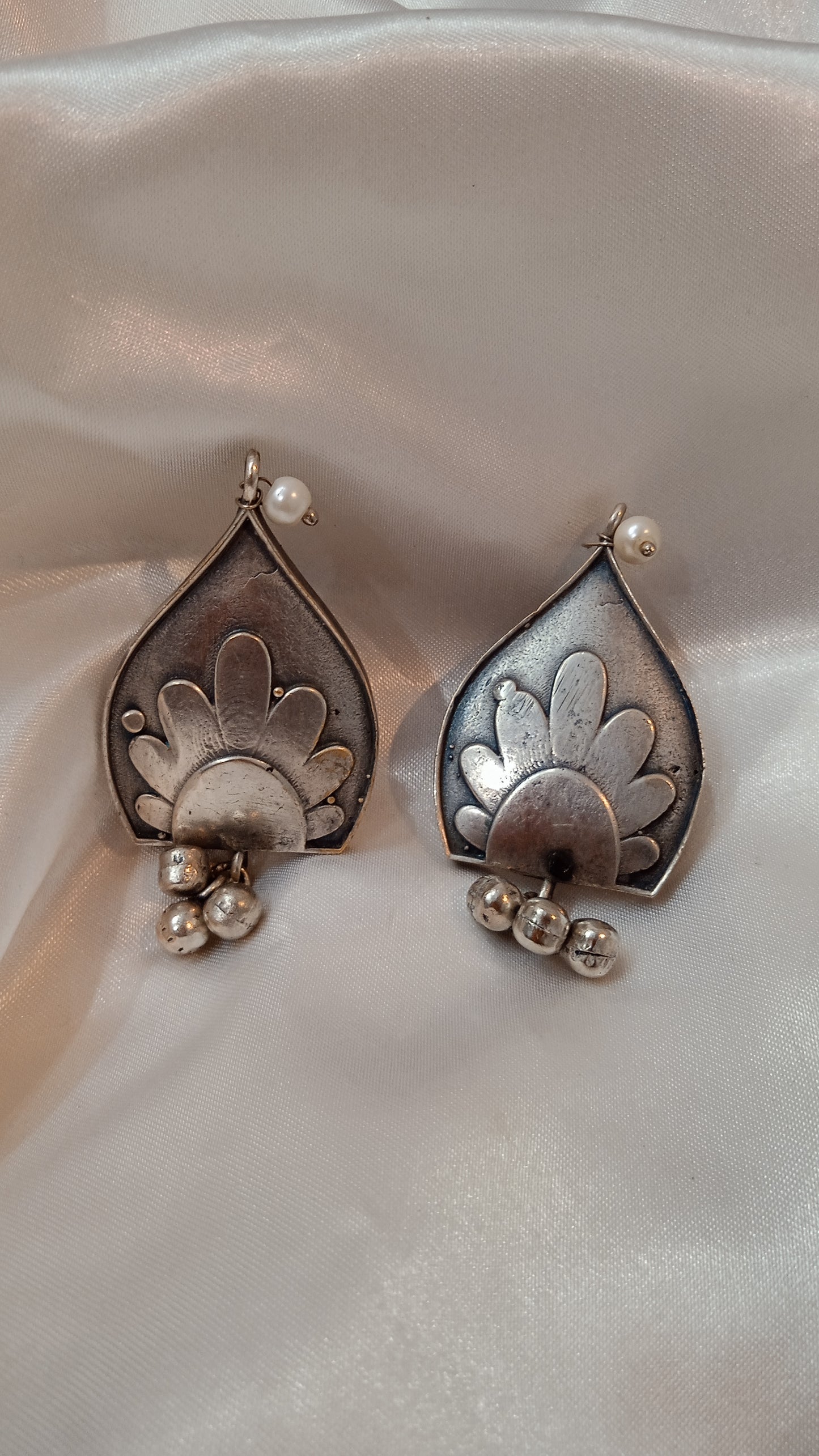 Virelle-Oxidised Studs-Leaf