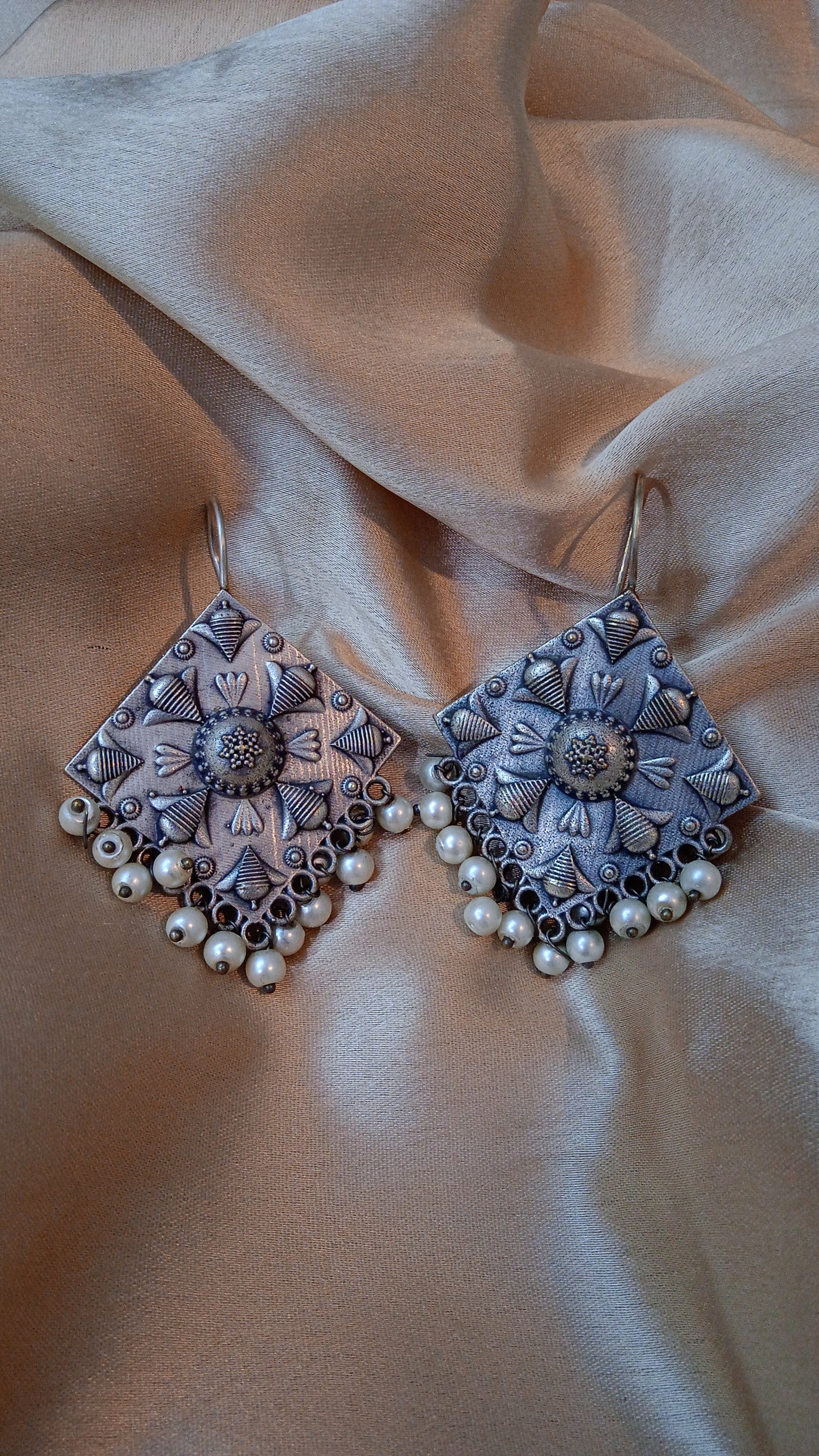 Veylin-Oxidised Danglers-Kite1