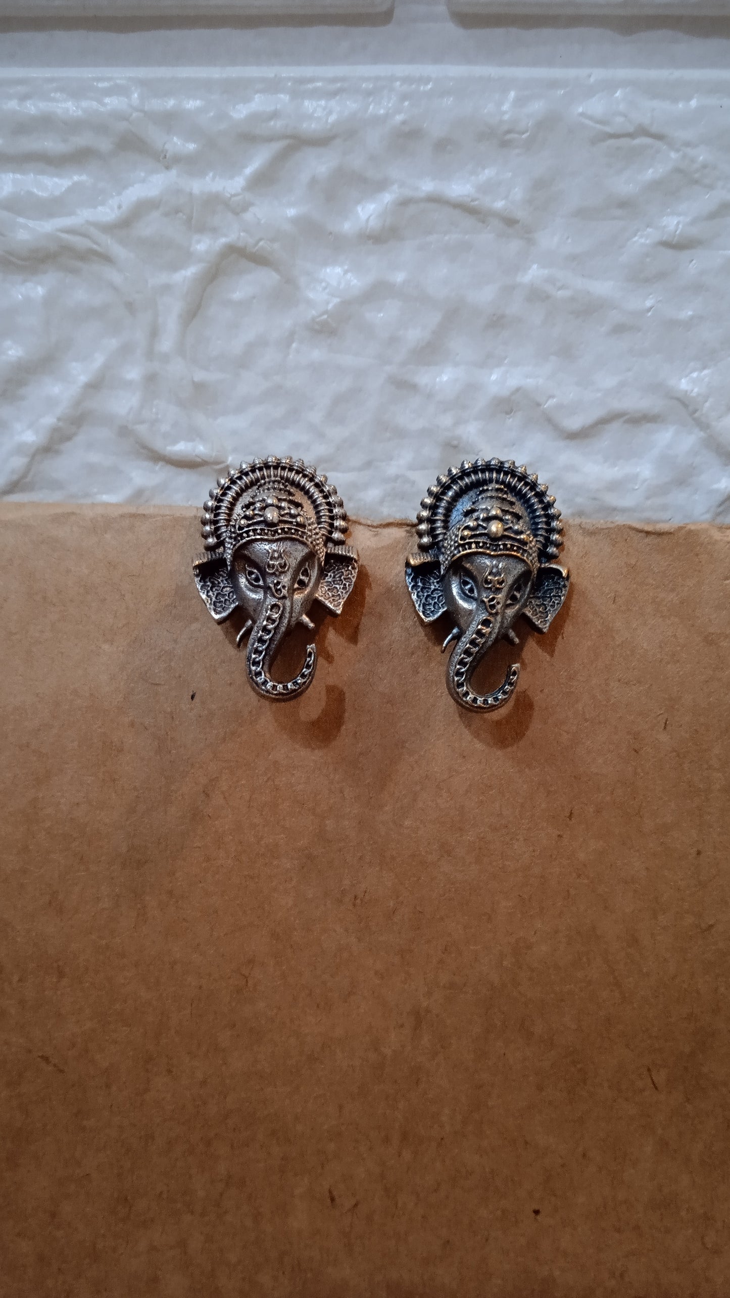 Nuvin-Oxidised Studs-Ganesh