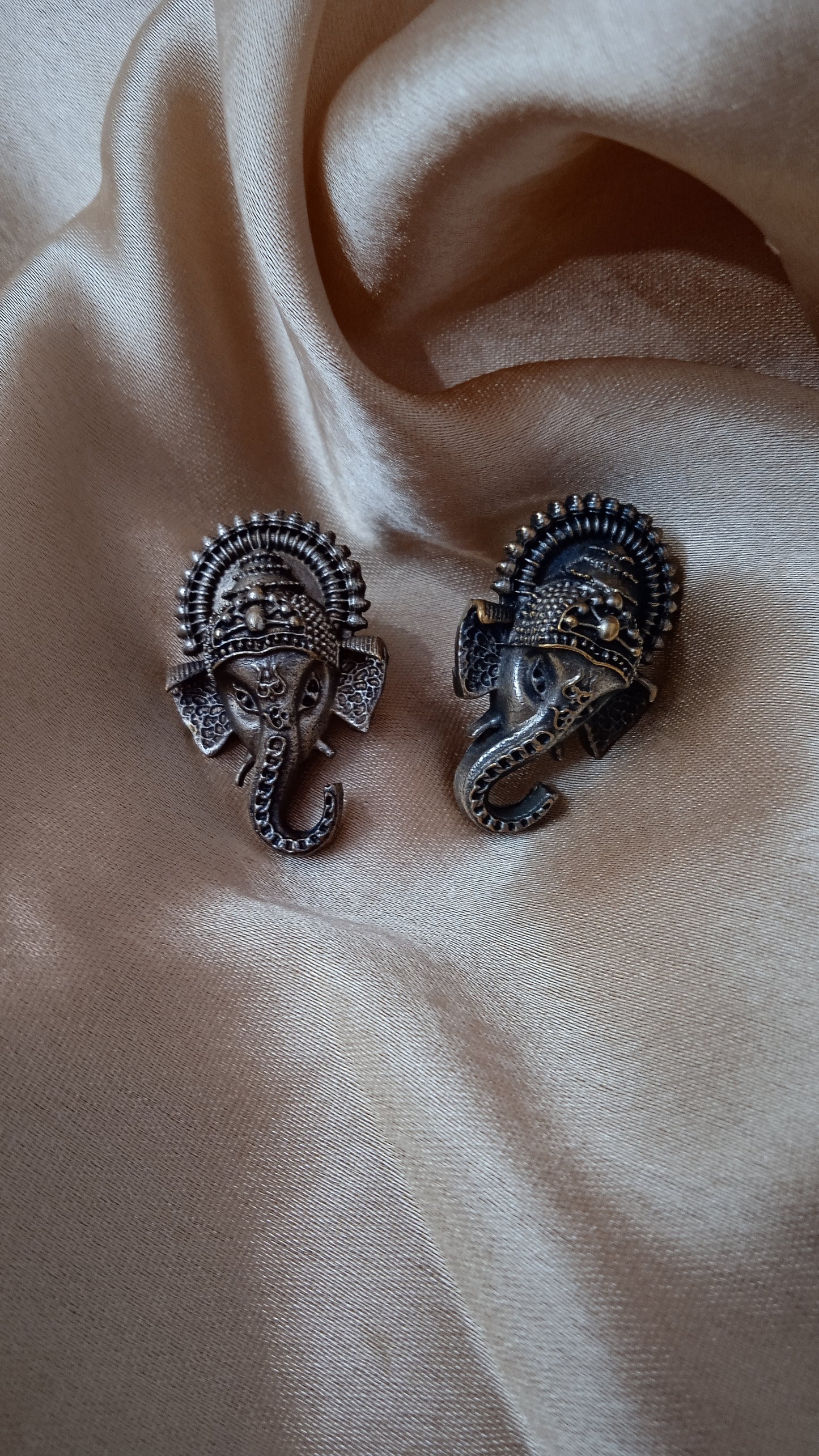 Nuvin-Oxidised Studs-Ganesh