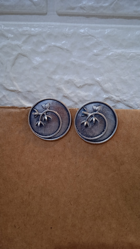 Lyssé-Oxidised Studs-Shield